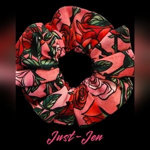 NWT!! Just-Jen Rose Collection Scrunchie!!💖💖